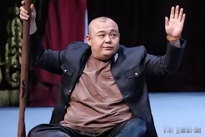 我这几天家里有事儿没怎么上网，杨鹤通到底犯了什么错了？被公司处罚了。
话说没事儿