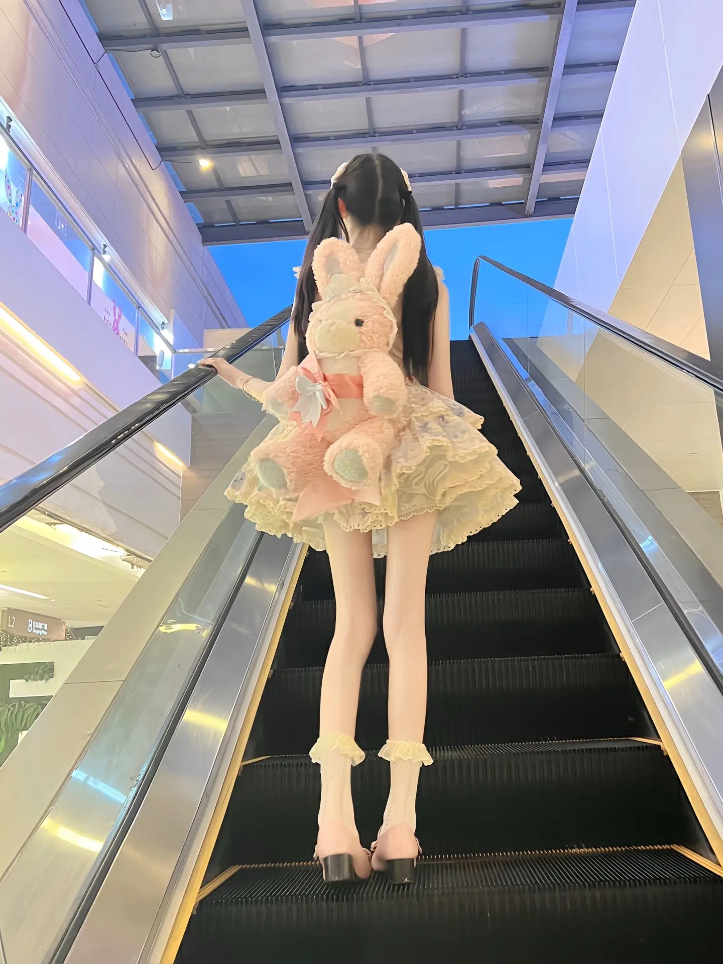 他当然不会买你喜欢的醒时春山 他只会买她最喜欢的伯牙绝弦