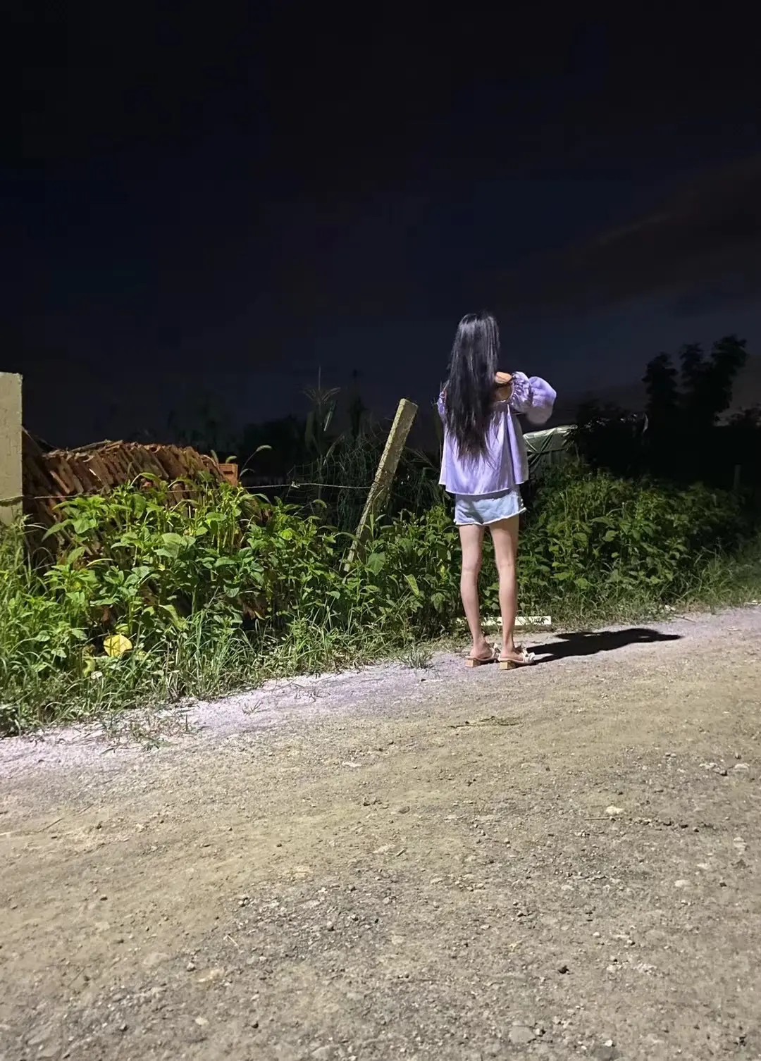 嘴上说喜欢我的人太多了 如果我说我饿了 他们也只会说快去吃饭吧