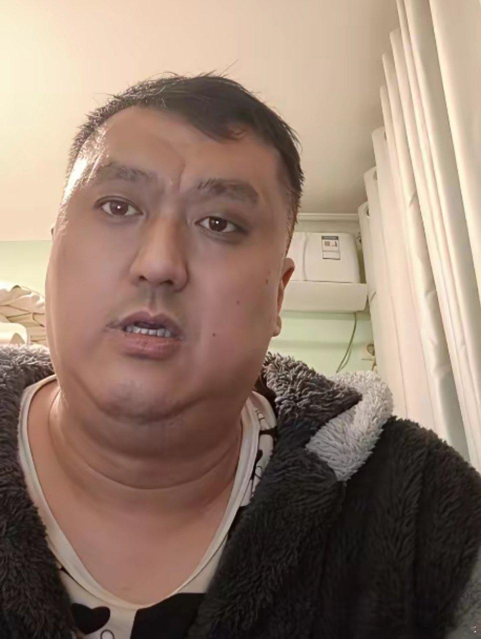 8年了，当年指着郭德纲说“走着瞧”的博士，我有点心疼他。当年，他拿着200万融资