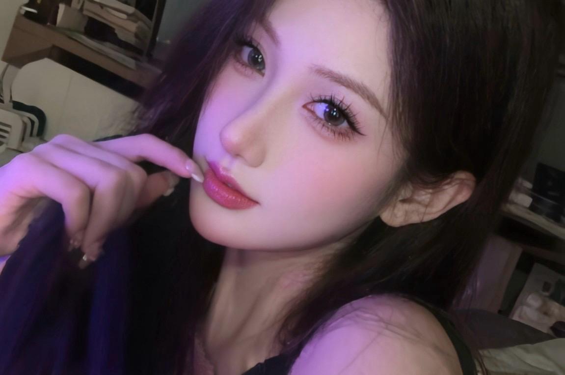 何日方知我是我