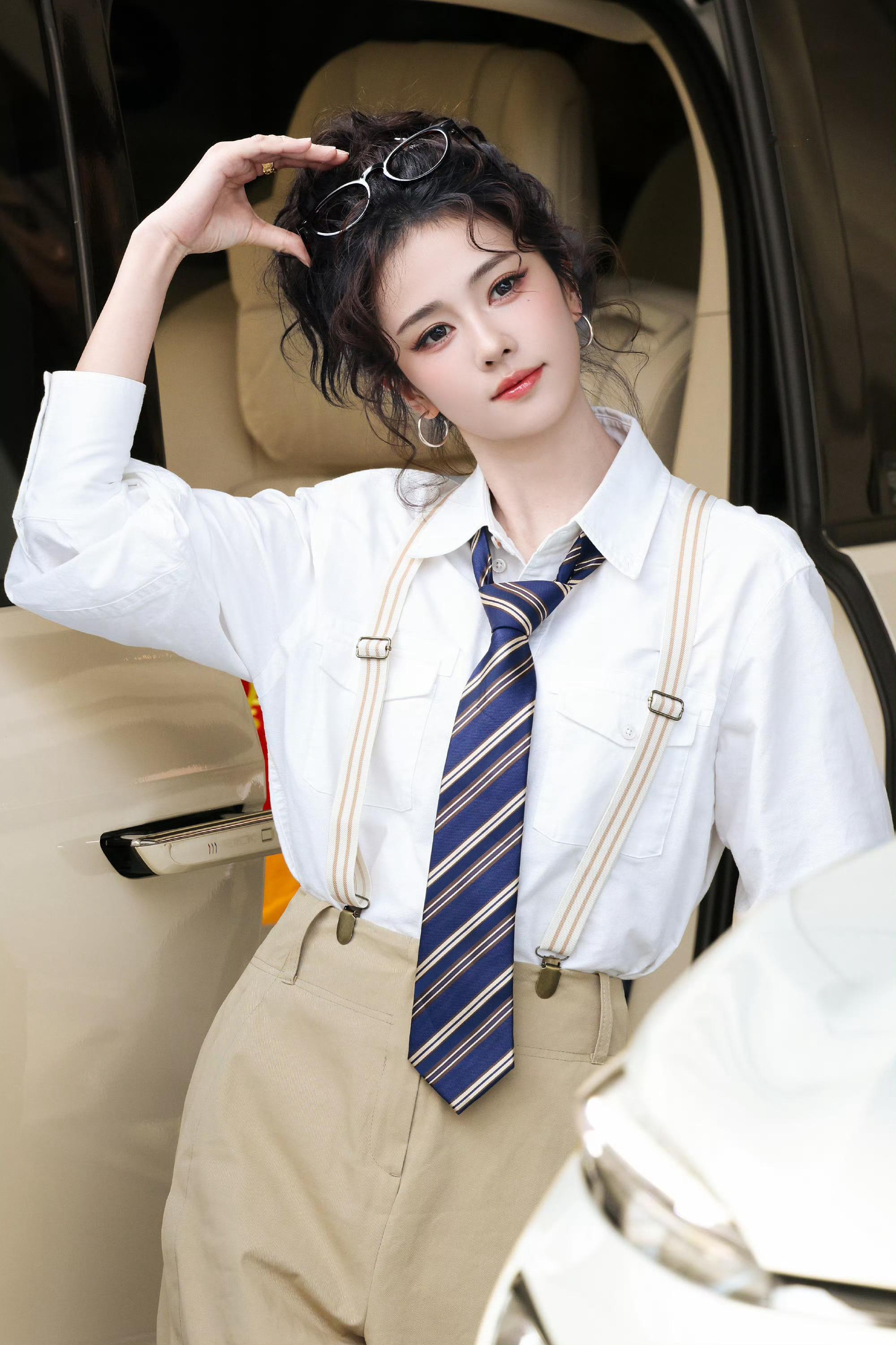 这个努力装酷的小鹿萌晕我了白鹿