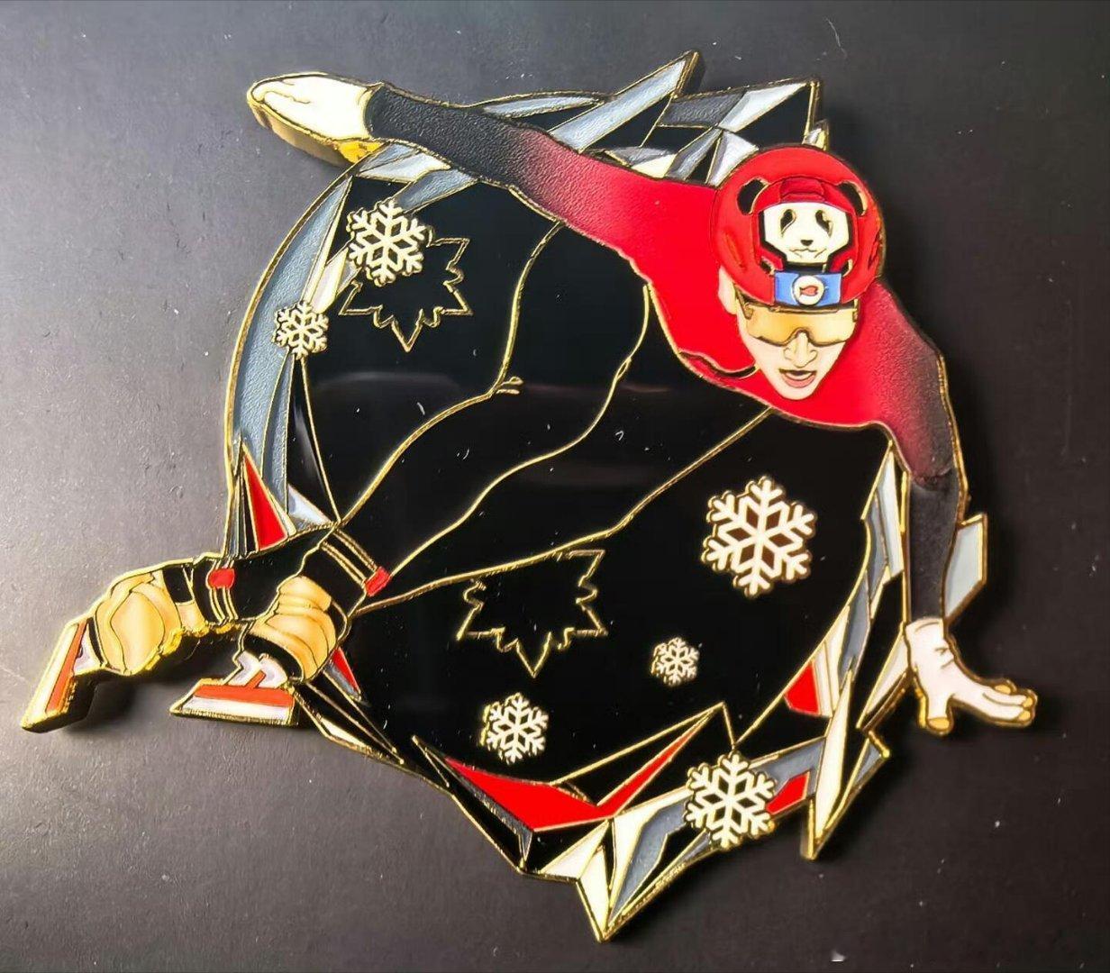 林孝埈和志愿者交换pin林孝埈的很多可爱又精美的徽章①中国奥委会官方徽章（常青款