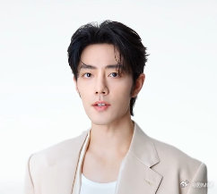 五一全国偶遇肖战 真的被五一的肖战大屏惊艳到！全国各地轮番刷屏，不管在哪座城市，