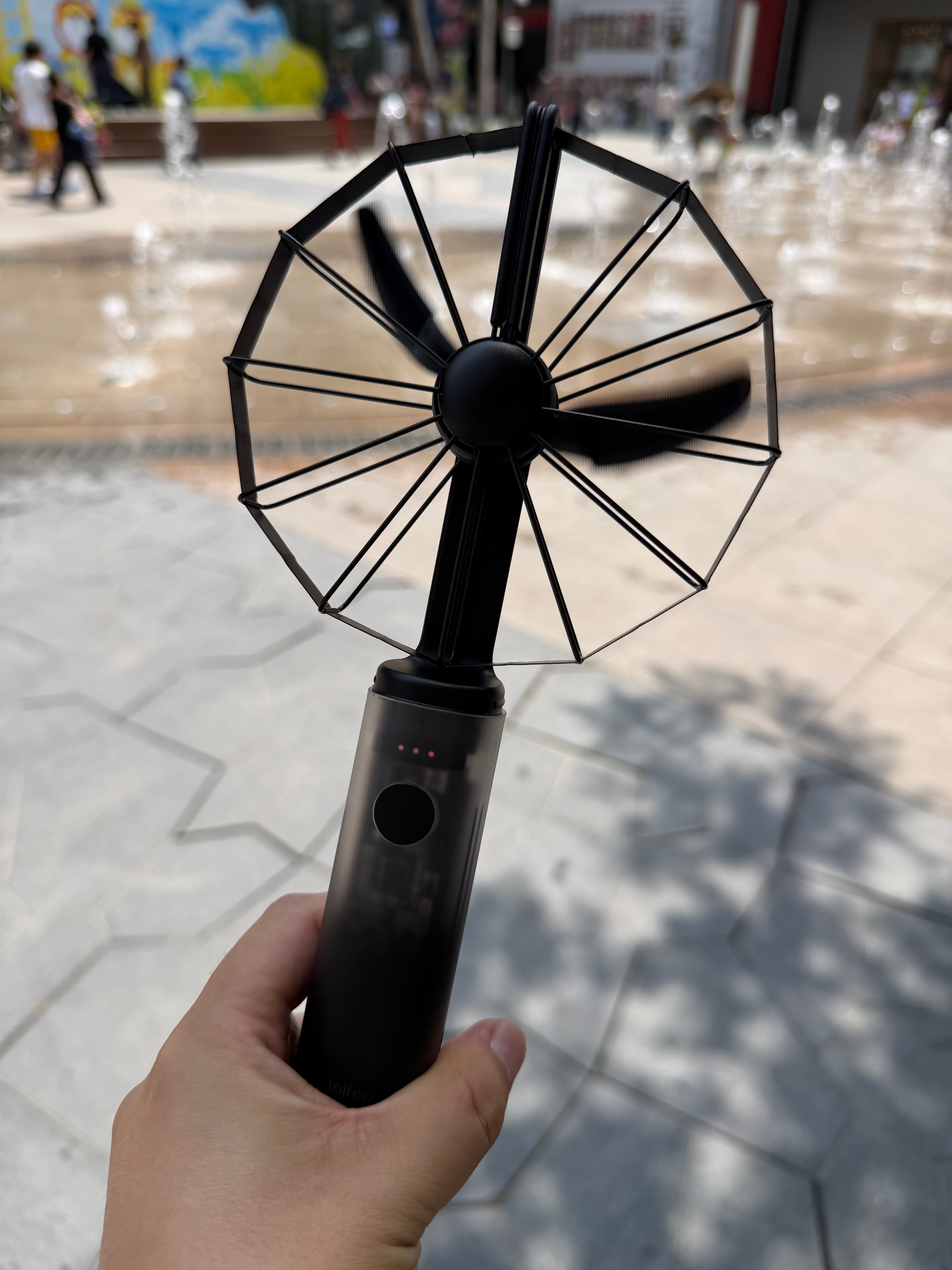 徕芬折叠小风扇AirFold确实很好用，用了一个多月了说说感受：折叠起来体积小重