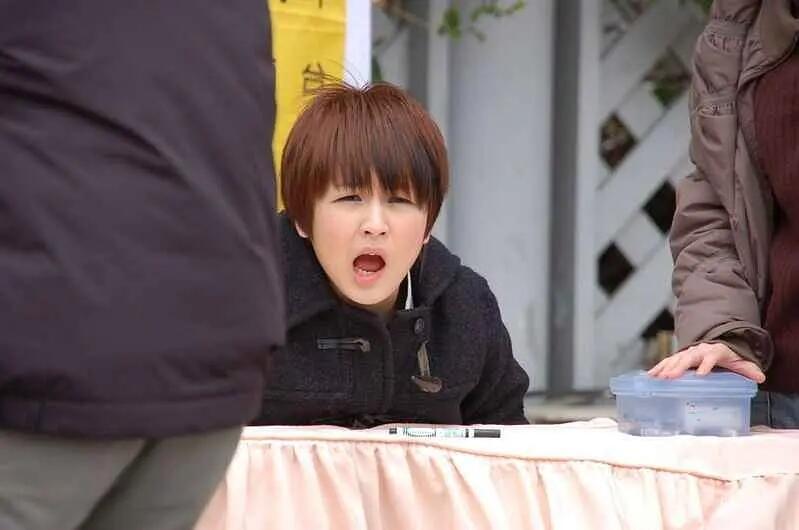 曾沛慈看起来超大只但其实是个超级萌妹！！曾沛慈古早萌图