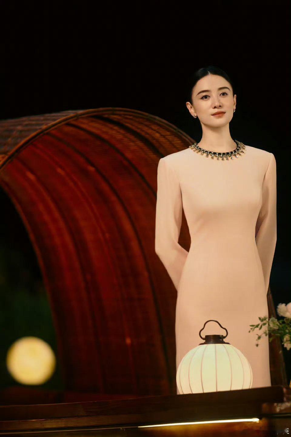 宋佳还是太拿得出手了宋佳太拿得出手了！从荧幕演技到纪录片配音，她用声音带我们穿越