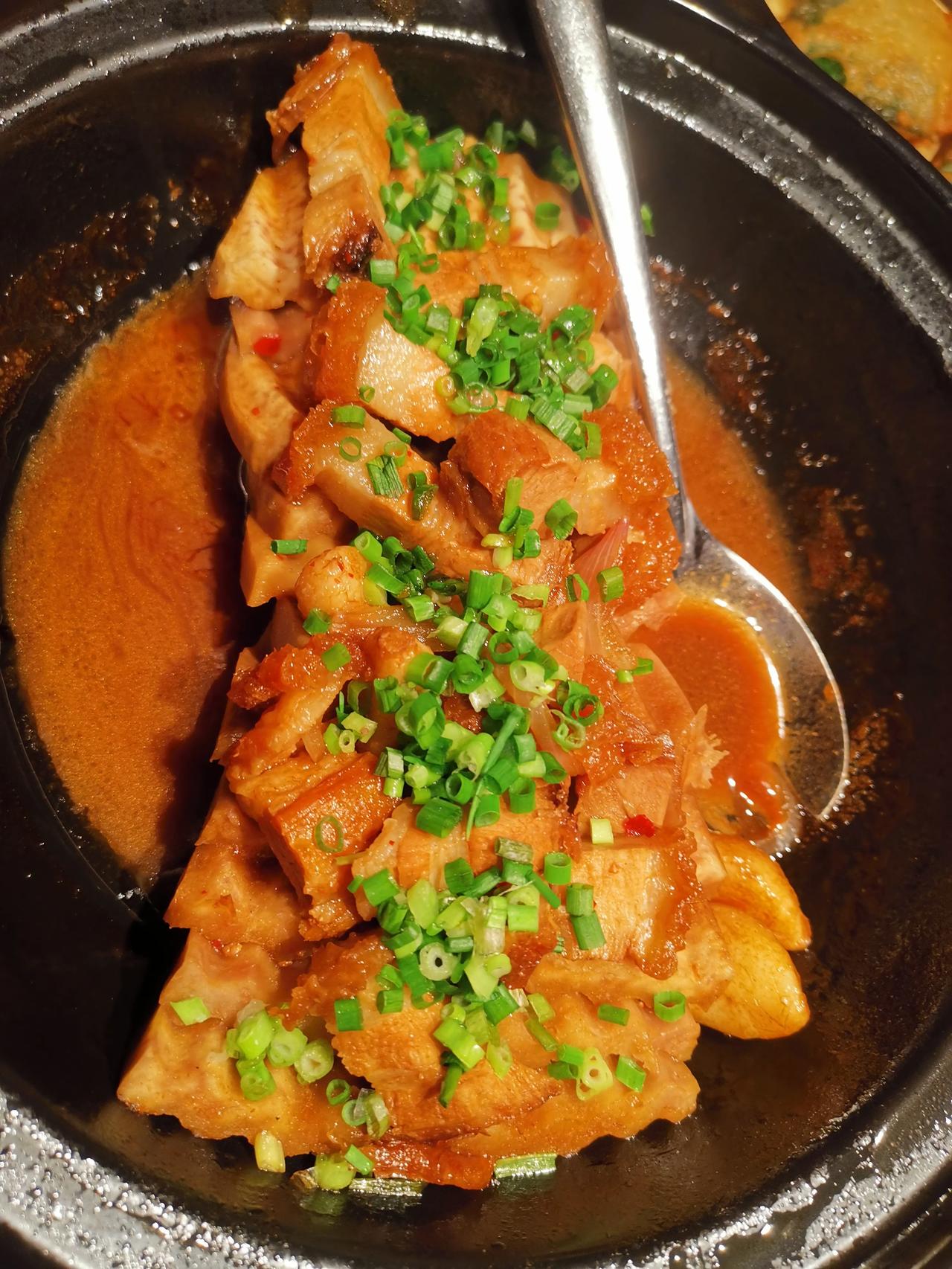 任何烦心事都在品味美食的瞬间烟消云散， 吃食果然是有魔力的，每一道菜都特别的美味