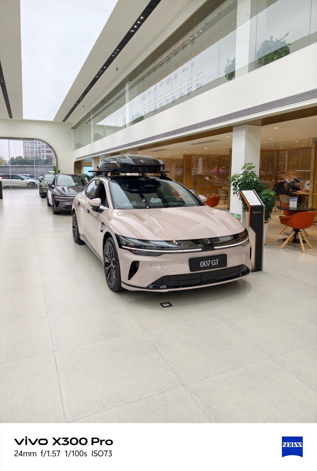 007GT这个粉色是真好看突然想起张信哲的一首歌：“无法抗拒你容颜”