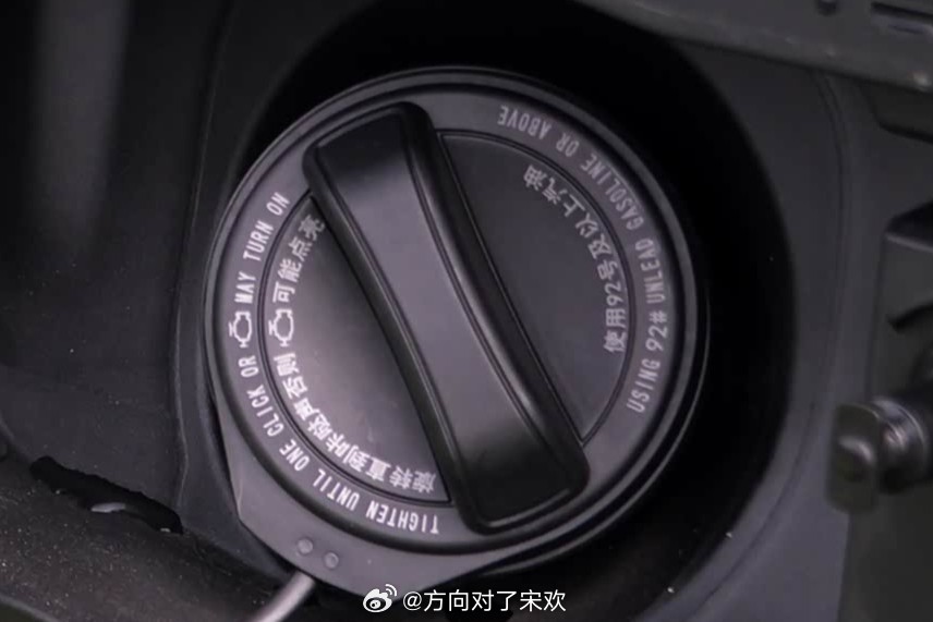 现在的增程车突然能加92了最近不少新款增程车官宣支持92号汽油，打破了此前“高端