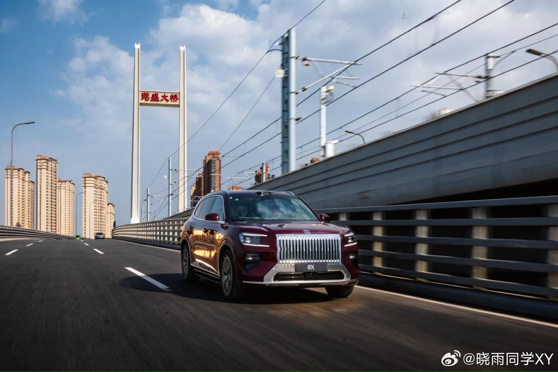 家人们，极氪8X官宣4月17日正式上市啦！预售37.68万起的时候，不少网友都在