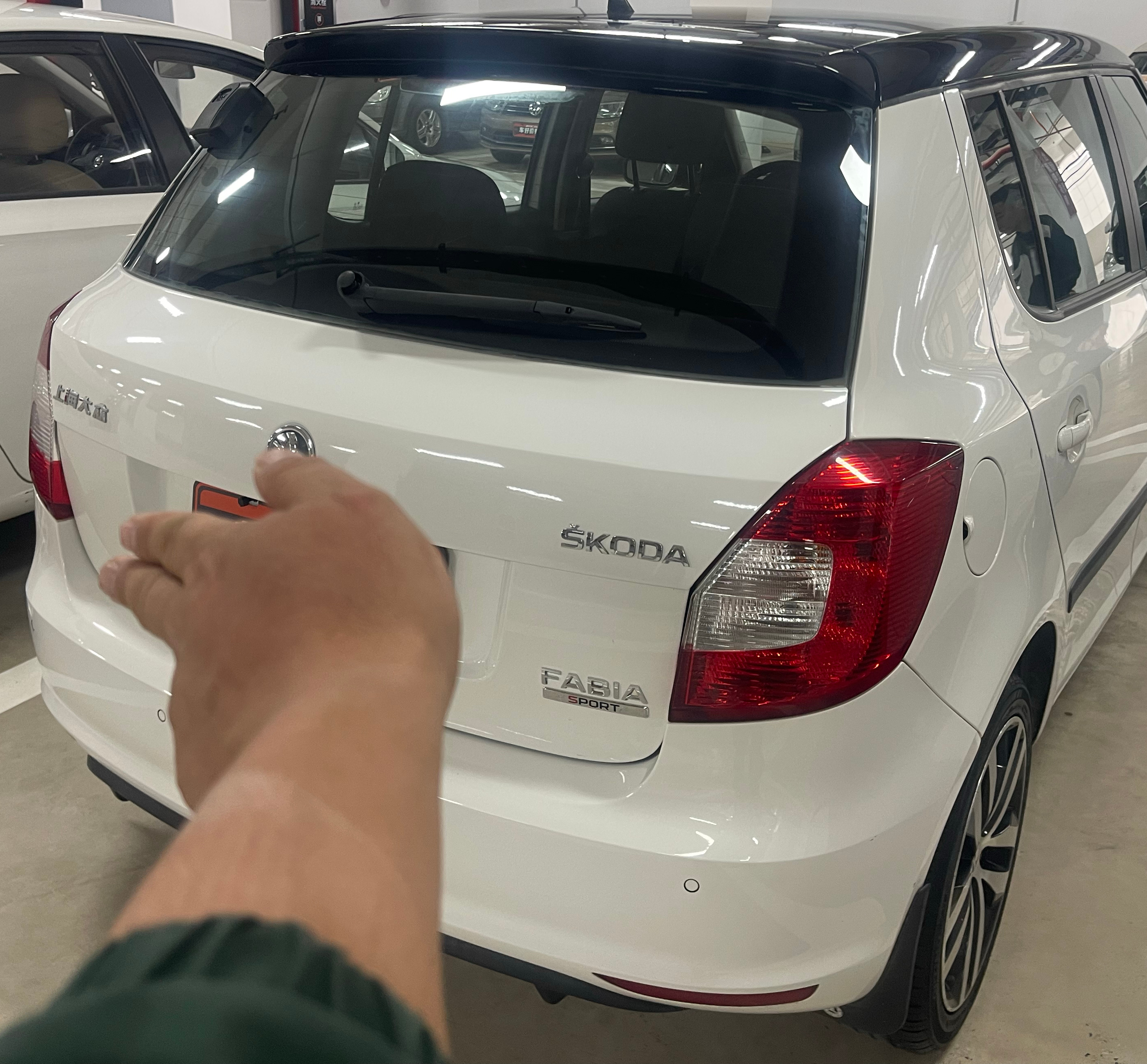 兄弟们，好开好玩的代步 两厢小晶锐拿下2014年上牌 1.6L + 6at  8