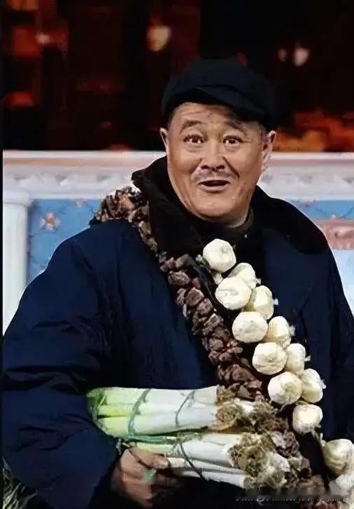 春晚的小品都用机器人代替了吗？感觉冷冰冰的，一点文艺气息都没有。大伙儿辛苦了一年