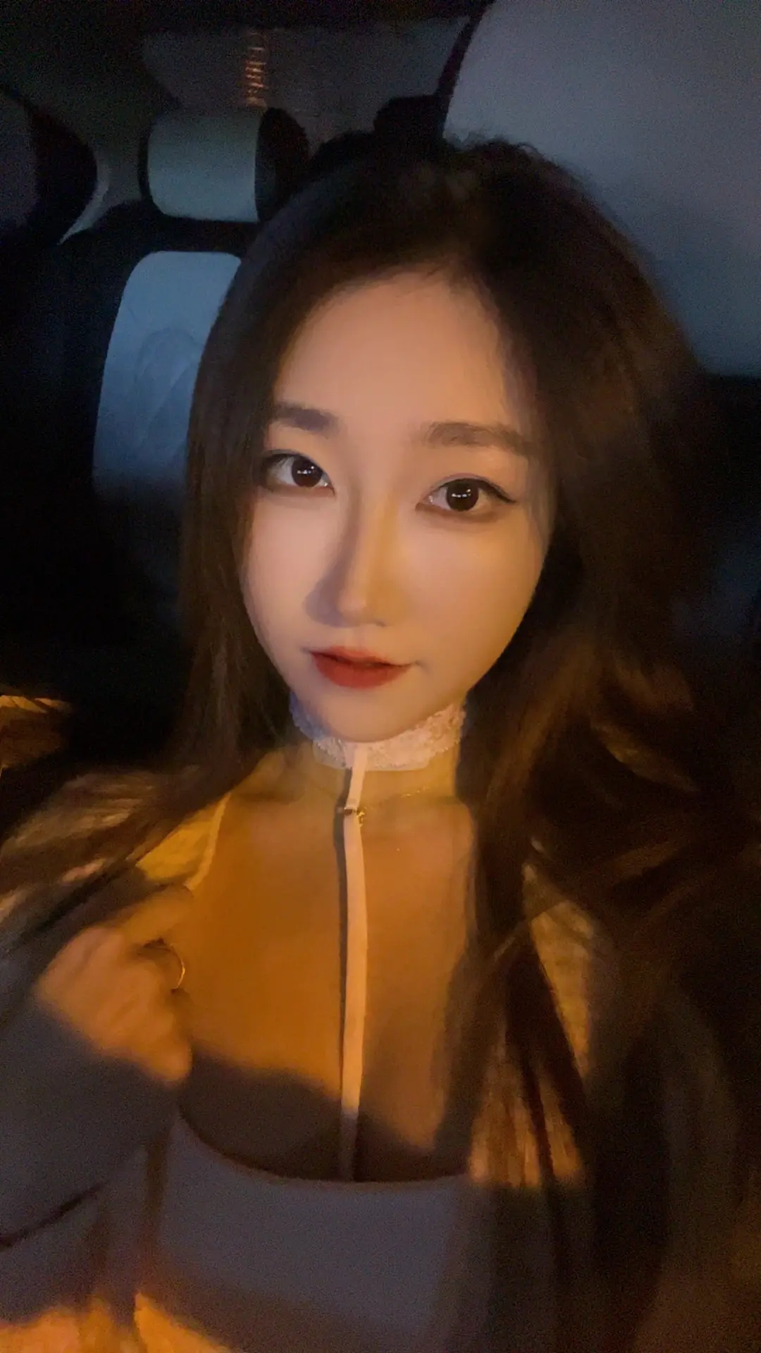还好没有减肥 不然都要被风吹走了