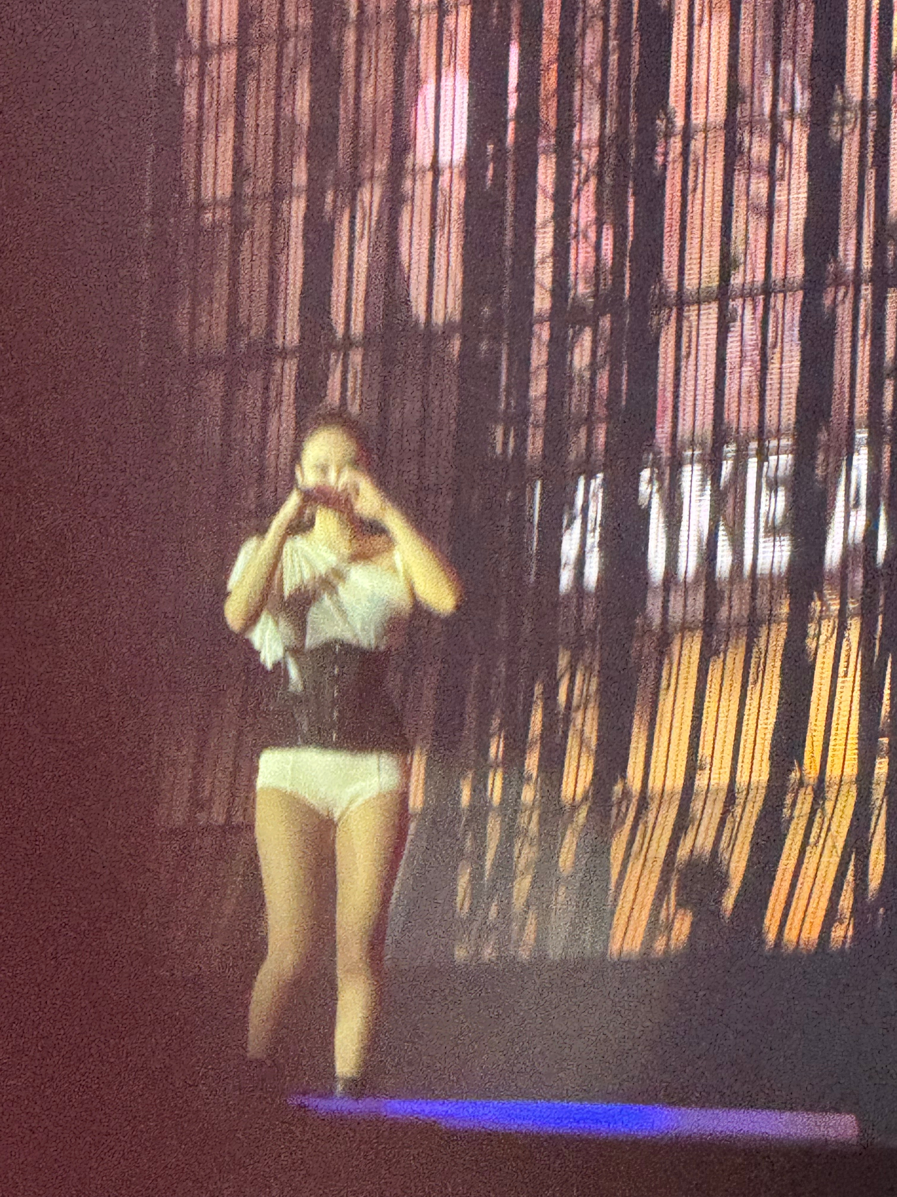 对视的瞬间就落泪了🫶🏻😭💘 没想到还能被饭撒555会一直爱妮 新加坡