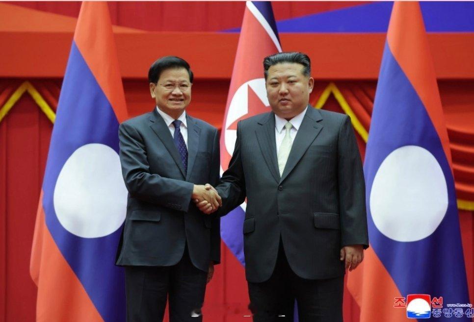 10月7日，金正恩会见通伦。热点现场 ​​​