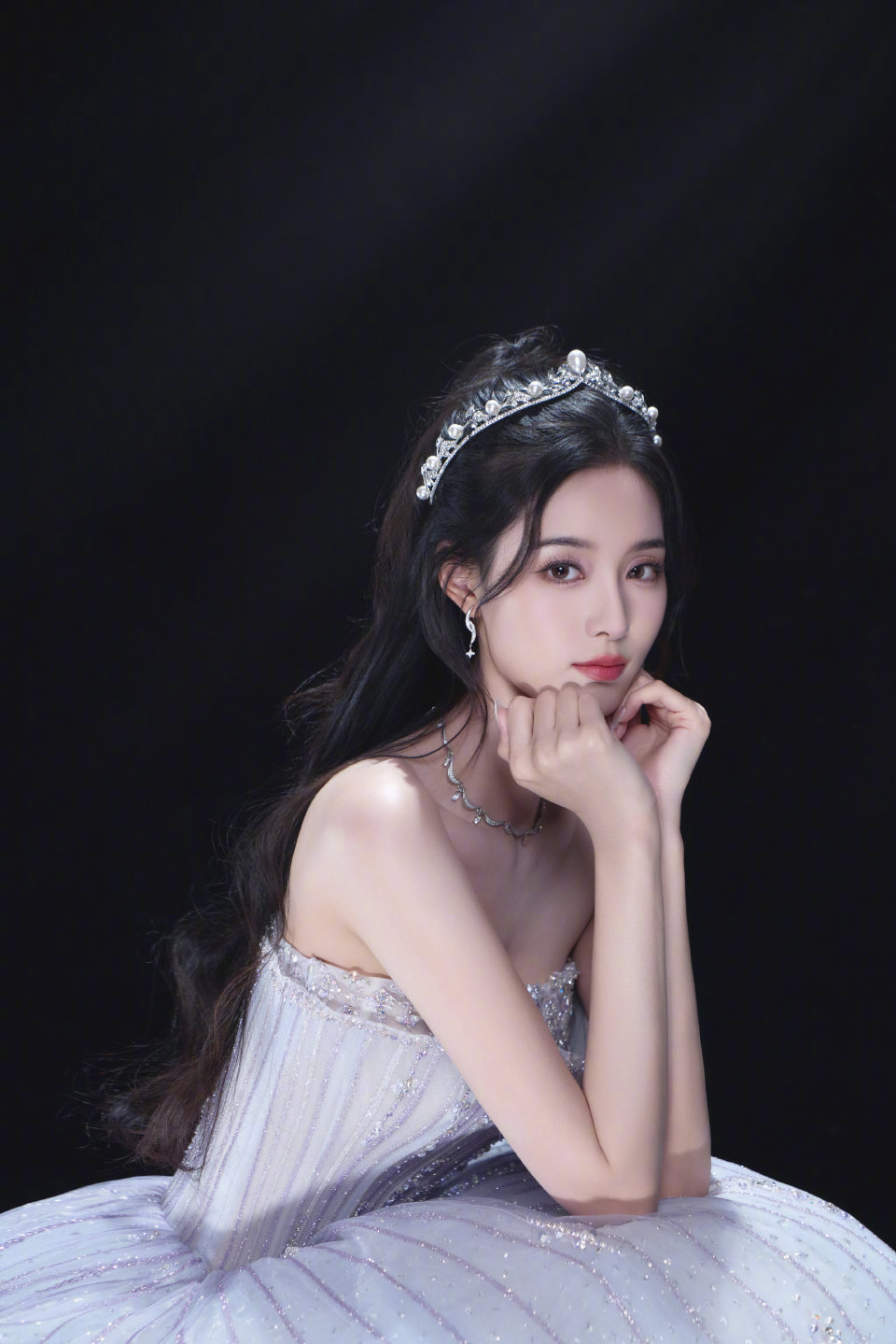 黄子韬徐艺洋婚礼 徐艺洋的婚纱真的太好看啦，真的把身材展示的好美呀，太漂亮啦[打