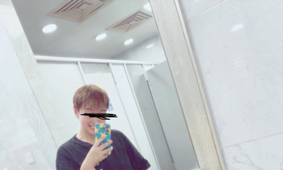 哈哈哈哈哈哈 绽放一下 汗直滴 