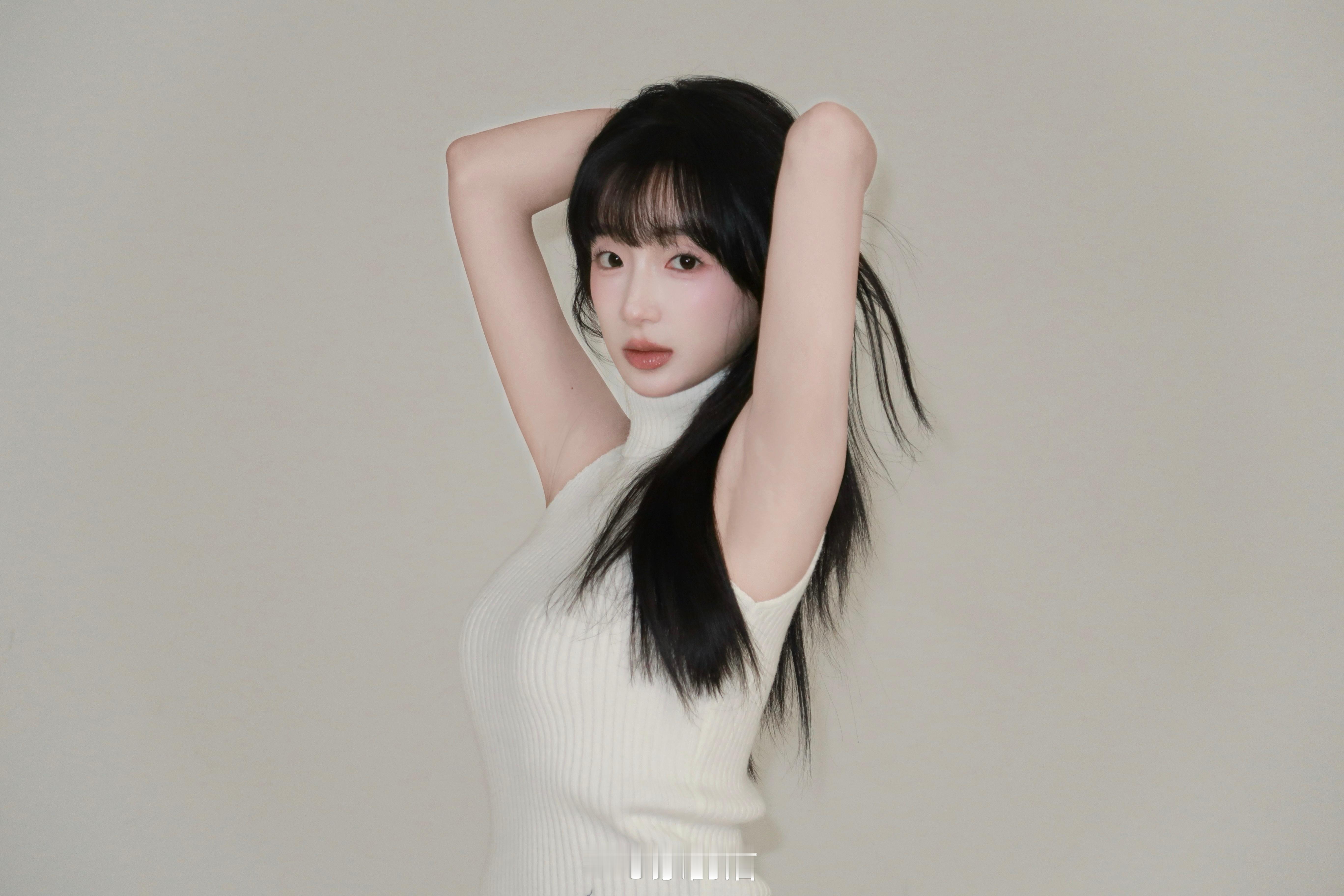 俺最近决定有必要回归下微博！！！大家同不同意！！！象韵洁短剧演员写真