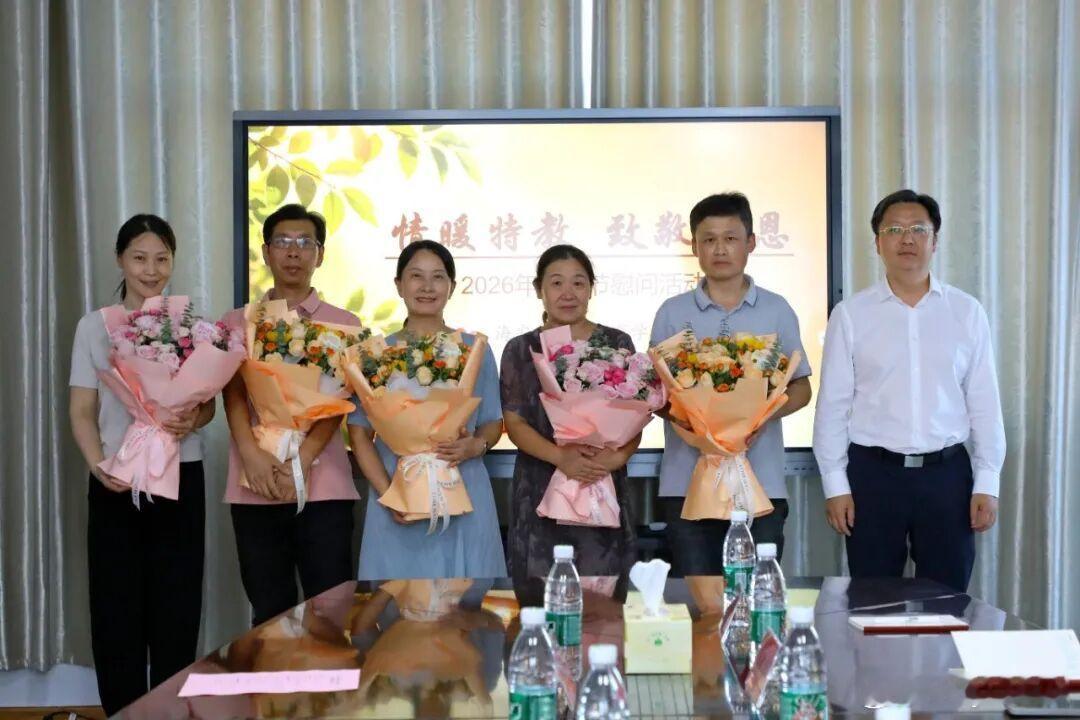 9月10日是第42个教师节！9月9日 江苏海安市委书记谭真，市委副书记、 市长赵