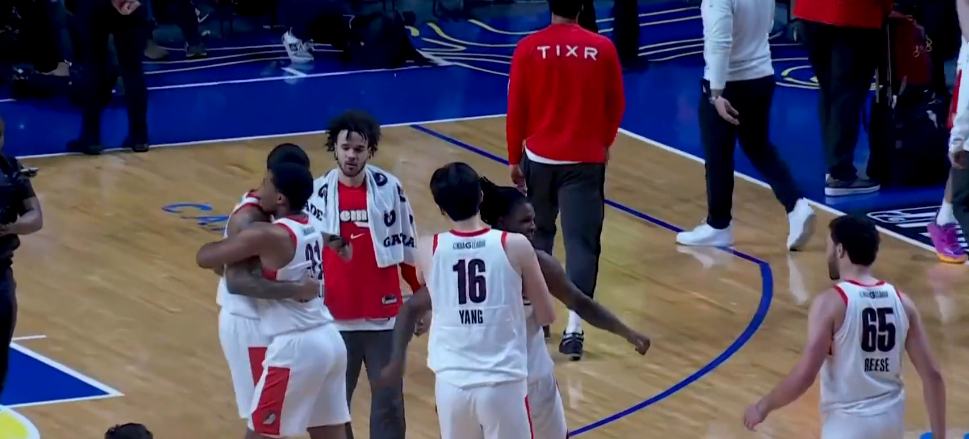 好消息是，混音队黑七了，以下客场淘汰墨西哥城队长队晋级西部半决赛，下一轮对手国王