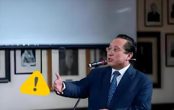 “台独金孙”赖清德的天塌了！
 
“台独”顽固分子赖清德真害怕了！他不是害怕在野