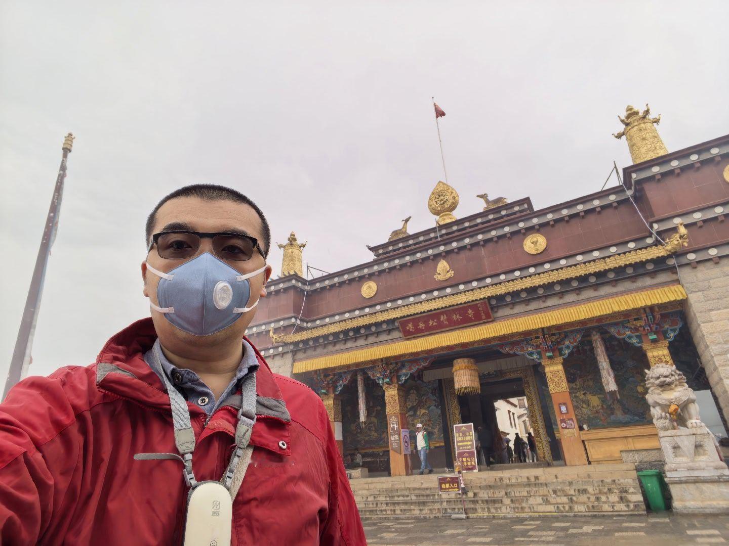 香格里拉海拔低，松赞林寺全程漫步缓行，完全没有压力，不像去布达拉宫还要在大台阶上