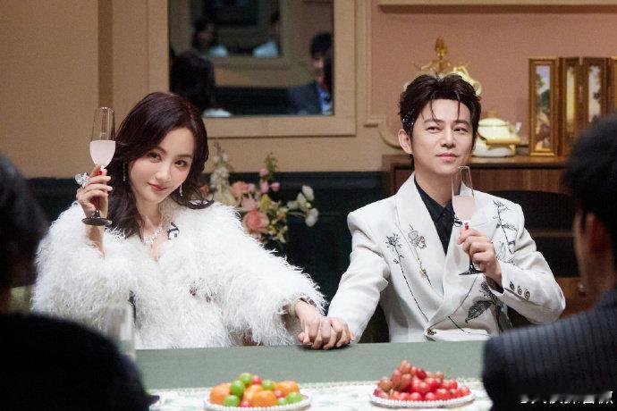 何炅杨蓉是十指紧扣的关系大侦探太懂我们啦 