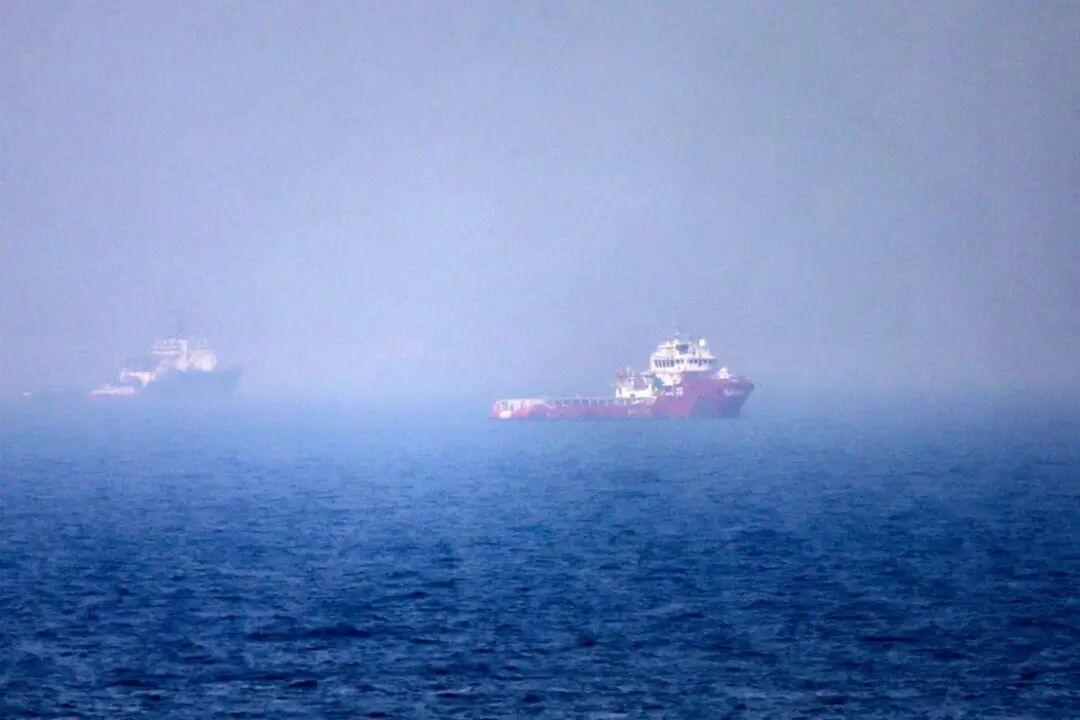 美军中央司令部周六称，伊朗周五对约旦发动弹道导弹和无人机袭击，导致2名美国军人丧