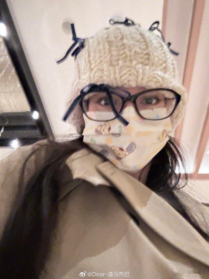 今天下午还会接收到迪丽热巴的惊喜吗🤓🤓 ​ ​​​
