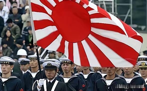 高市早苗大家都知道，就是日本右翼的代言人，老对中国开炮，支持那种错的历史观。她这