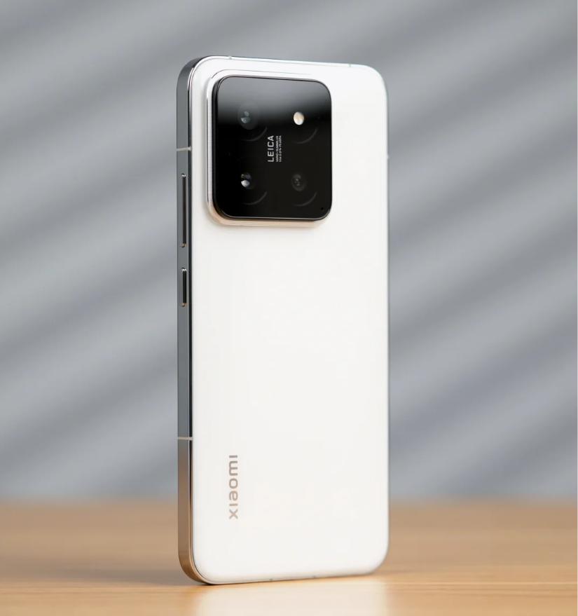 听我一句话，现在4000左右的预算真没必要盯着旧款iPhone 14了，虽然A1