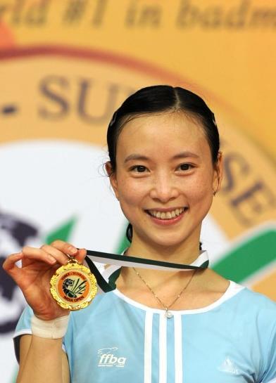 1999年，四川一女孩拿到世界冠军后，被教练踢出国家队。谁知4年后，她加入法国籍