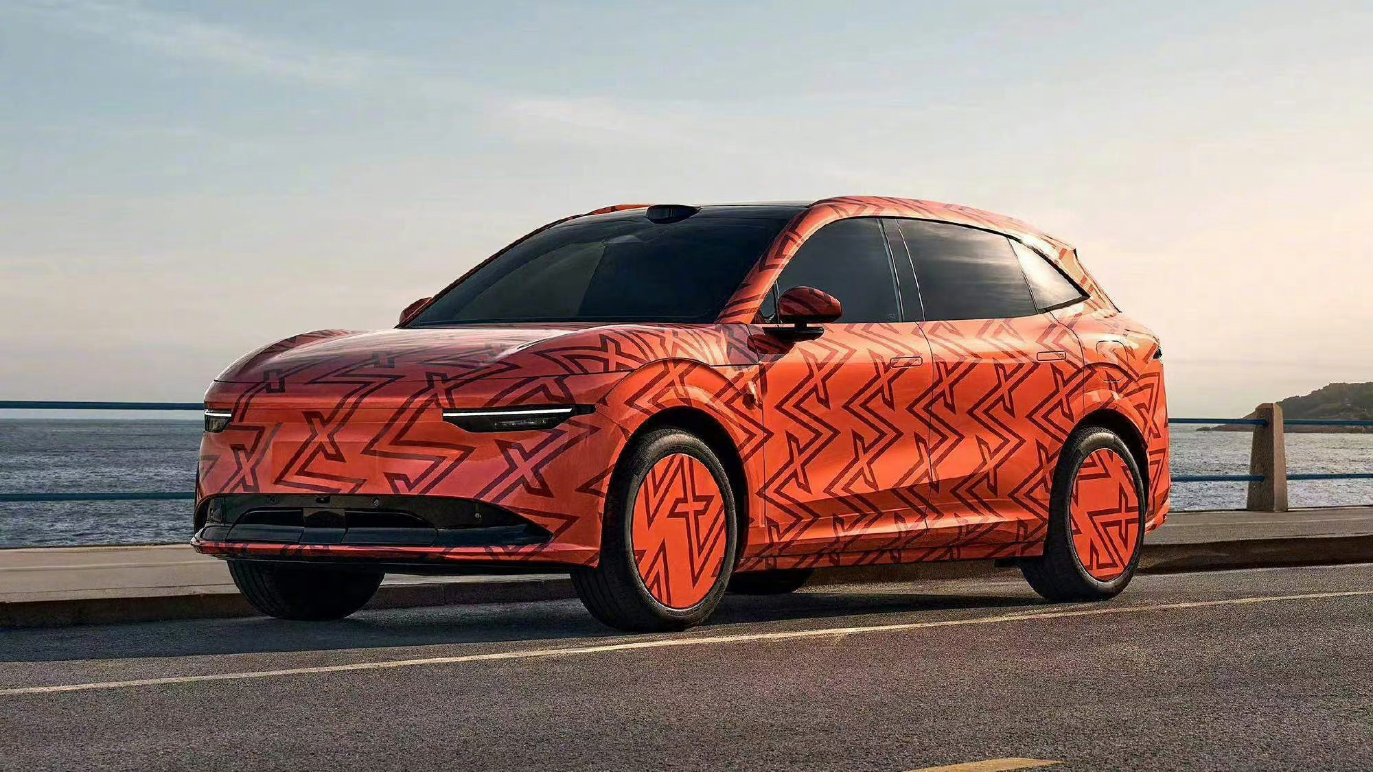 极氪家的新车，看比例是中型SUV，应该挺好卖的，因为……Come on，这年头S
