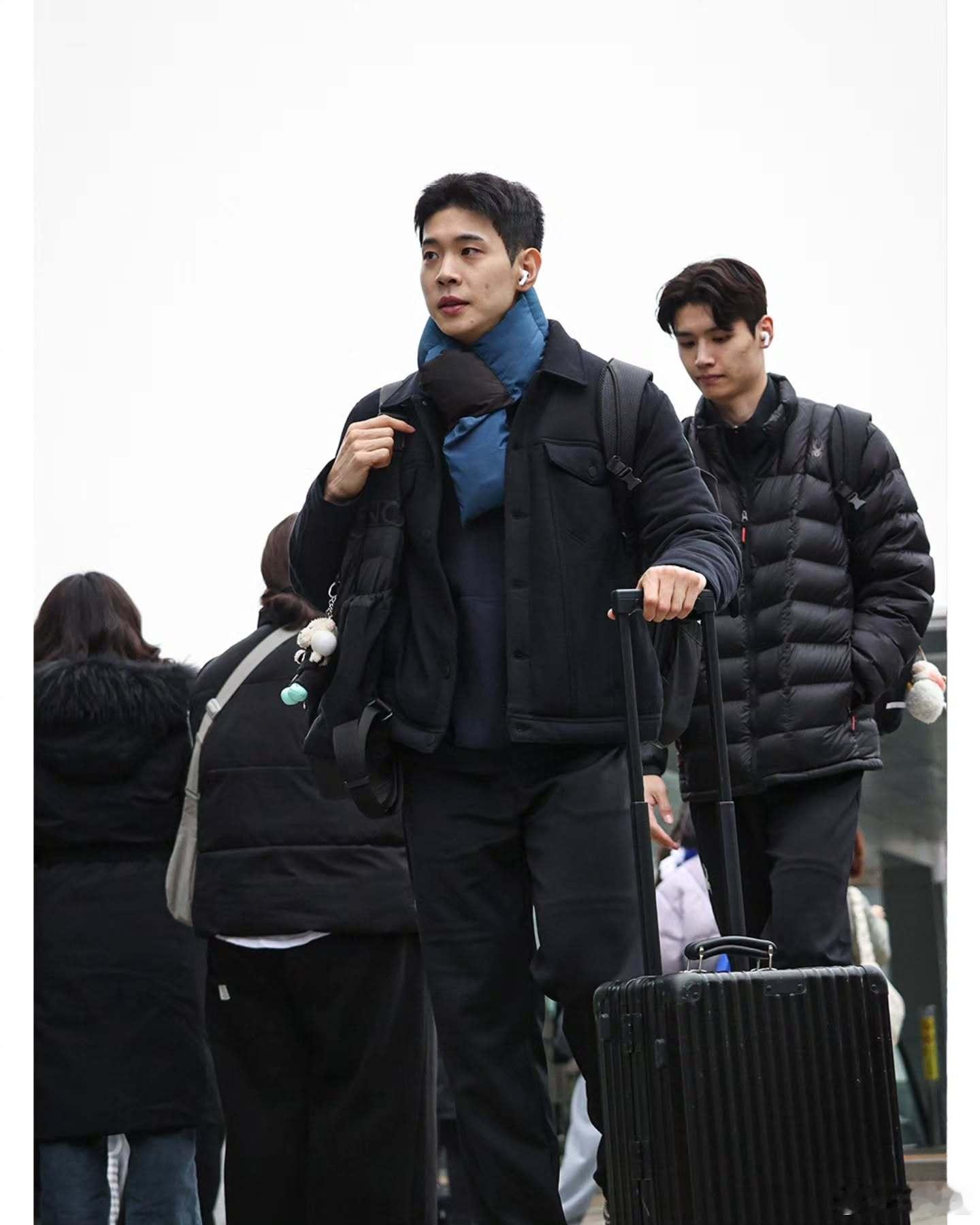 国际排坛动态韩国排球友利卡  0-3（30-32/18-25/23-25）  现