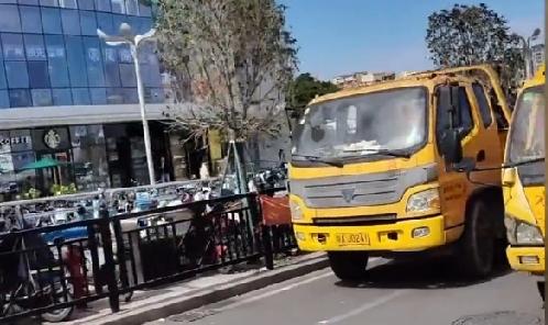 电瓶车困局
上海没有过渡期，原有认证淘汰，新国标出台。雅迪，爱玛，新日等售车铺统