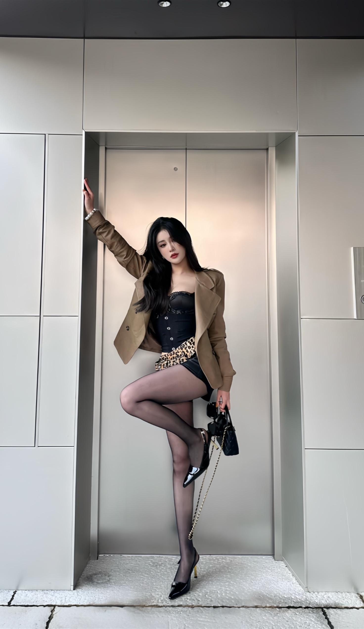 权威！🖤🖤🖤 还是喜欢黑色 秋天就该有秋天的样子