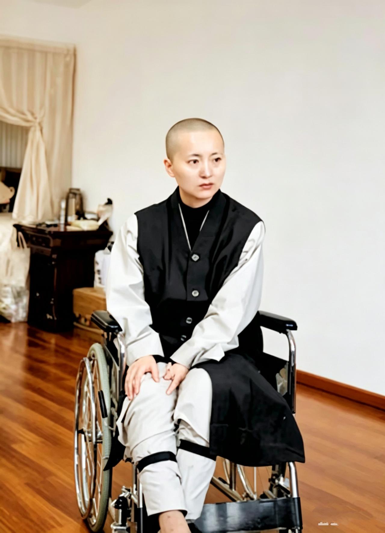 意外通过北京的一个朋友得知了陈晓旭母亲和两任丈夫的现状，感慨万千。今年是陈晓旭去