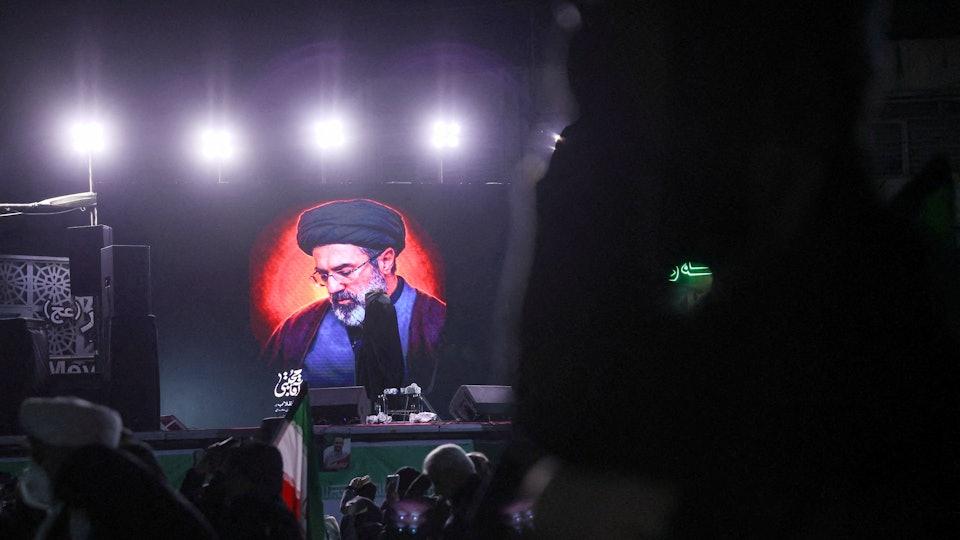 伊朗专家会议3月9日宣布已选出哈梅内伊次子、56岁的穆杰塔巴为新任最高领袖。外媒