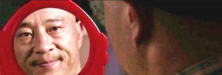 抽走一个赵四，整部《乡村爱情》的魂就散了。
你记住的，是那个嘴角抽搐的表情包。