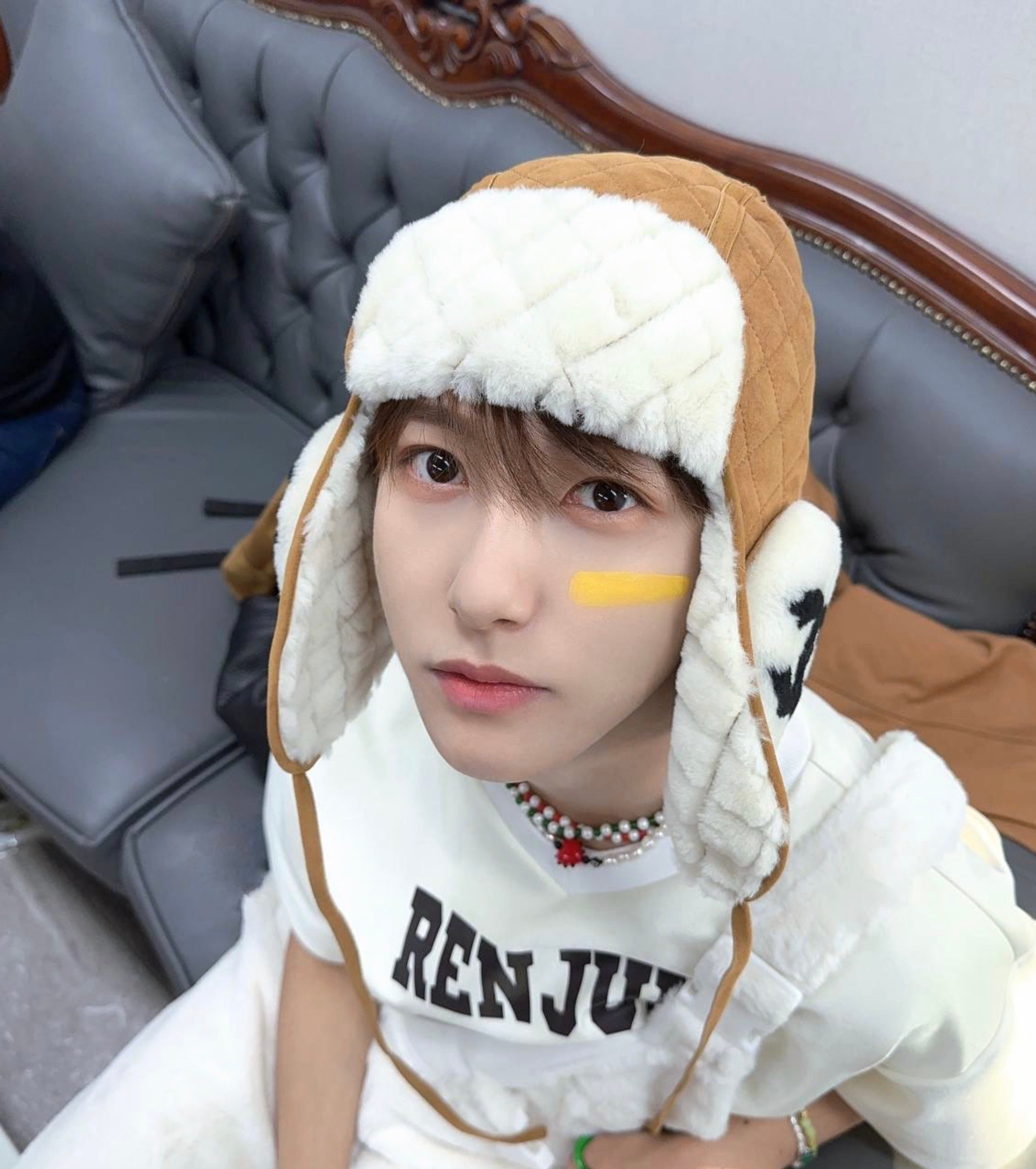 黄仁俊[超话]  hrj  黄仁俊  🐾是猫咪 