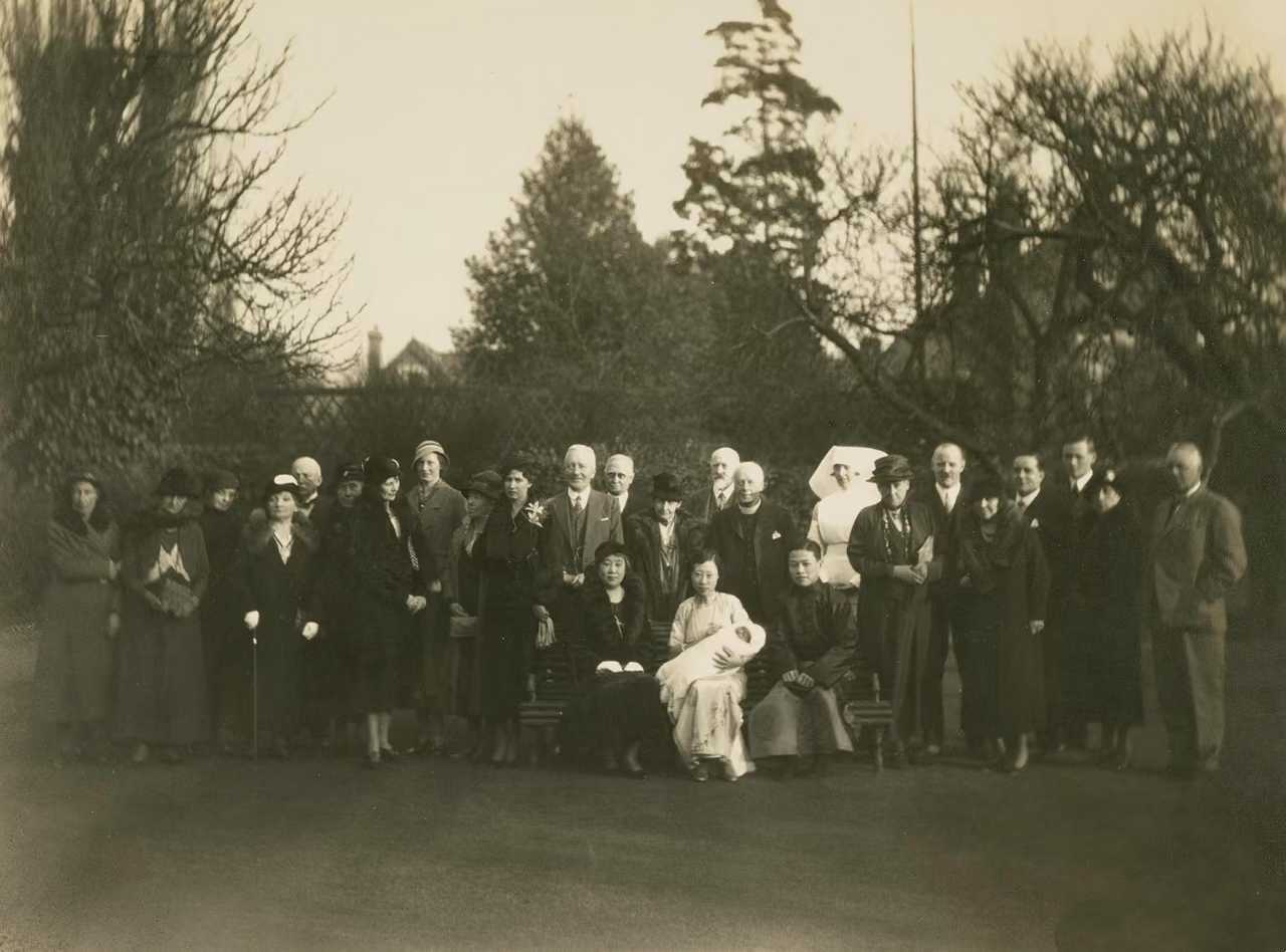 【来自投稿】1933年12月，溥仪二妹韫龢、韫龢丈夫郑广元和日本驻英大使松平恒雄