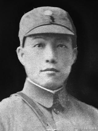 历史 1951 年，曾血战长沙的李玉堂被判死刑。蒋介石亲自在判决书上批了一个 “
