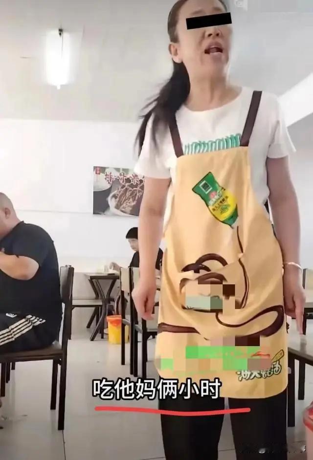“谁家吃饭TM吃两小时”！天津，一男子花15块钱在餐馆吃自助盒饭，谁知这一吃就是
