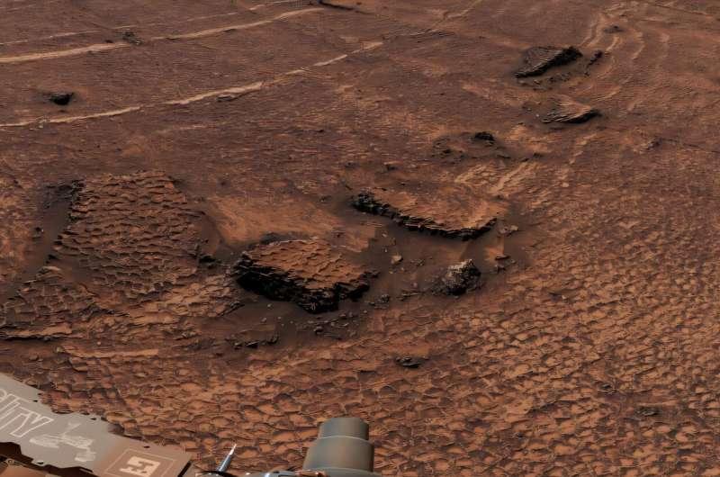 火星地表突然出现“蜂窝海洋”：好奇号拍到的，可能是数十亿年前的水留下的密码

如