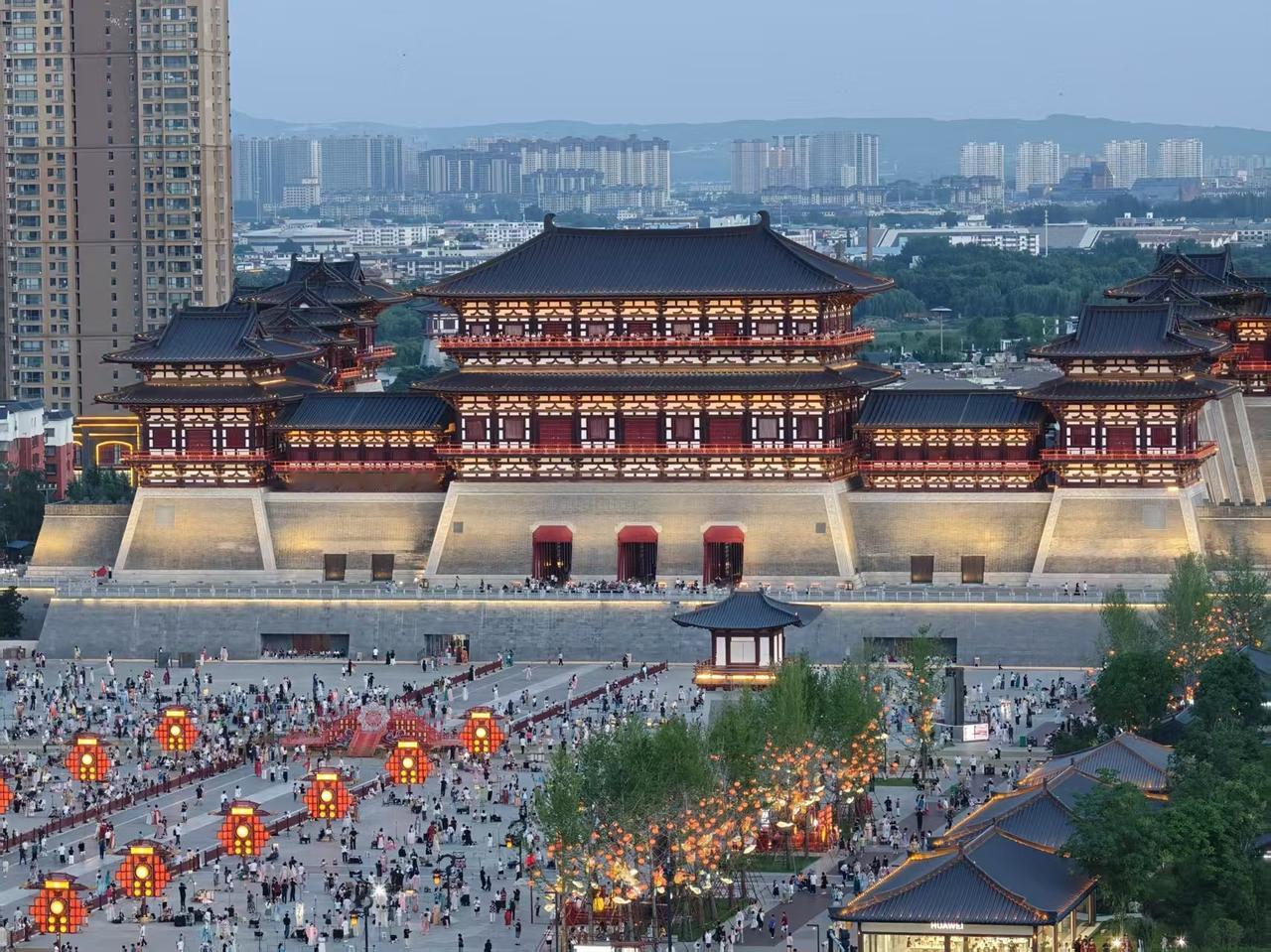 我想把这段话送给一些家长。
在植物园锻炼时，一个孩子因为期末考试没有考到90分，