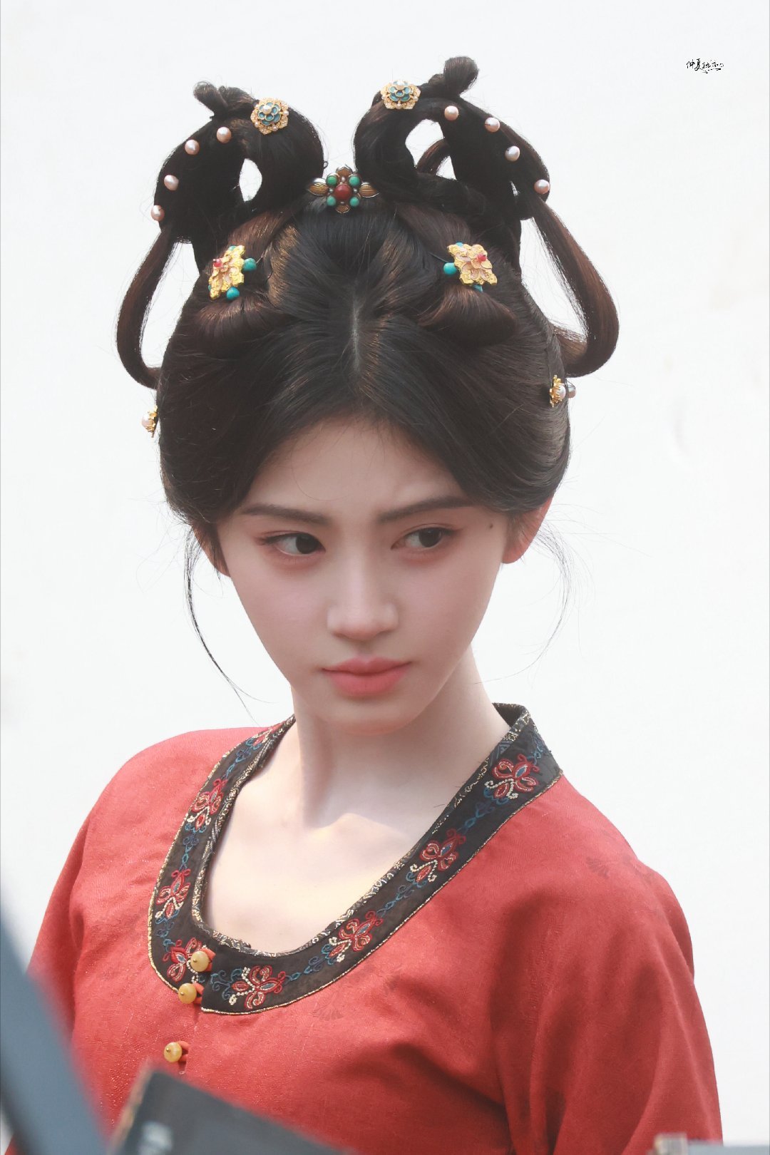 jjy鞠婧祎苏绿夏jjy鞠婧祎万花世界愿你看遍世间繁华心中无所牵挂