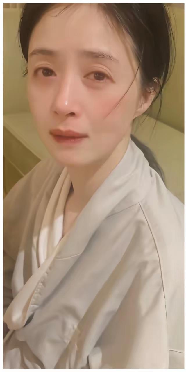 天呐，这位女演员是谁？我竟然没认出来，你能认出她是谁吗？