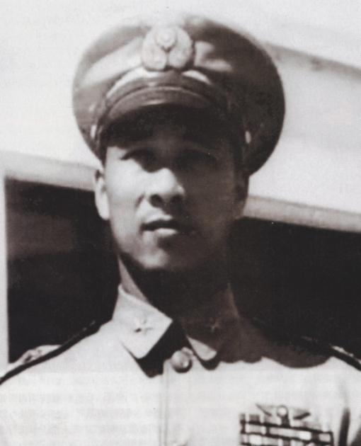 1966年，给蒋介石开10年专机的衣复恩突然被抓，一关就是1066天，走出牢房他