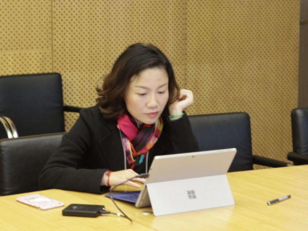 【标题】女秘书因暧昧被开除，幕后千万元黑金交易曝光，震惊全公司！

公司里那个总